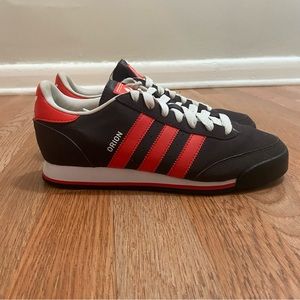 Adidas Orion sneaker size 8